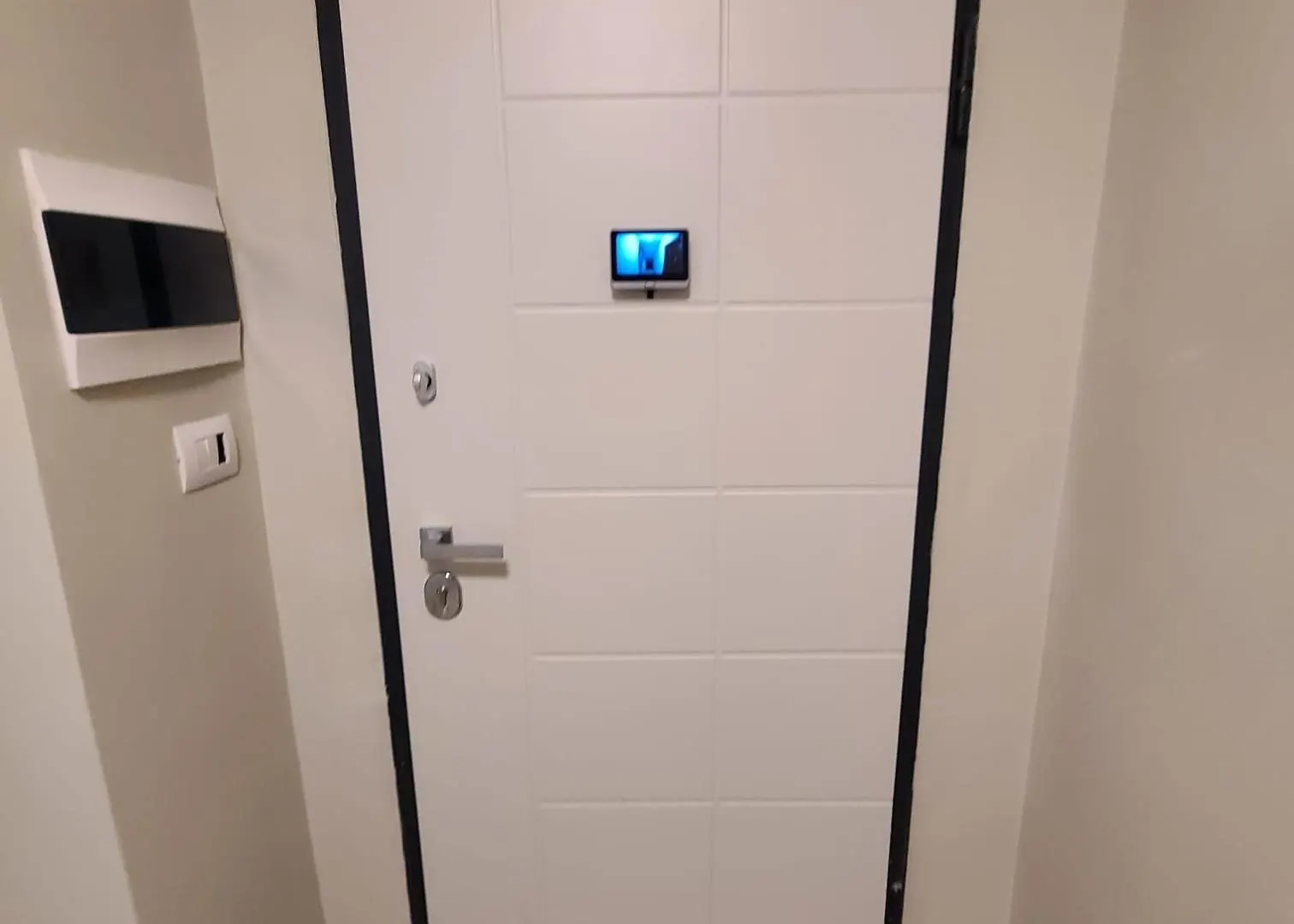 Tesa Apartment, Accommodates 4, Next To City Center, With Ac And Wifi Τίρανα