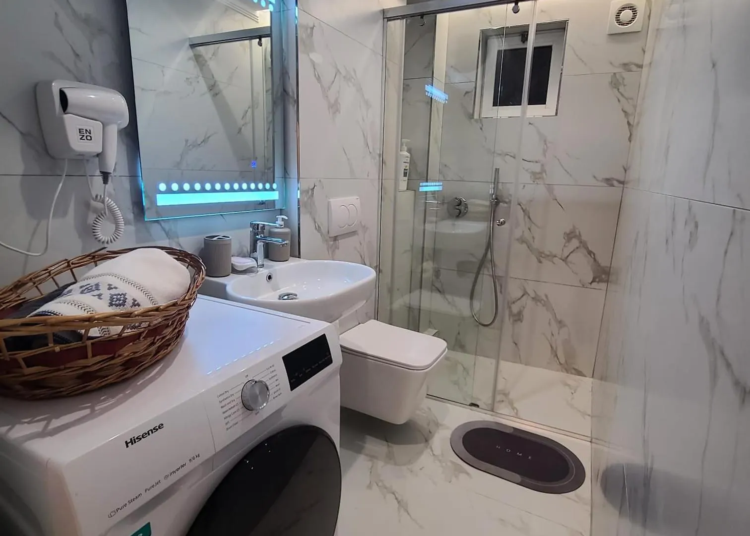 Tesa Apartment, Accommodates 4, Next To City Center, With Ac And Wifi Τίρανα Διαμέρισμα