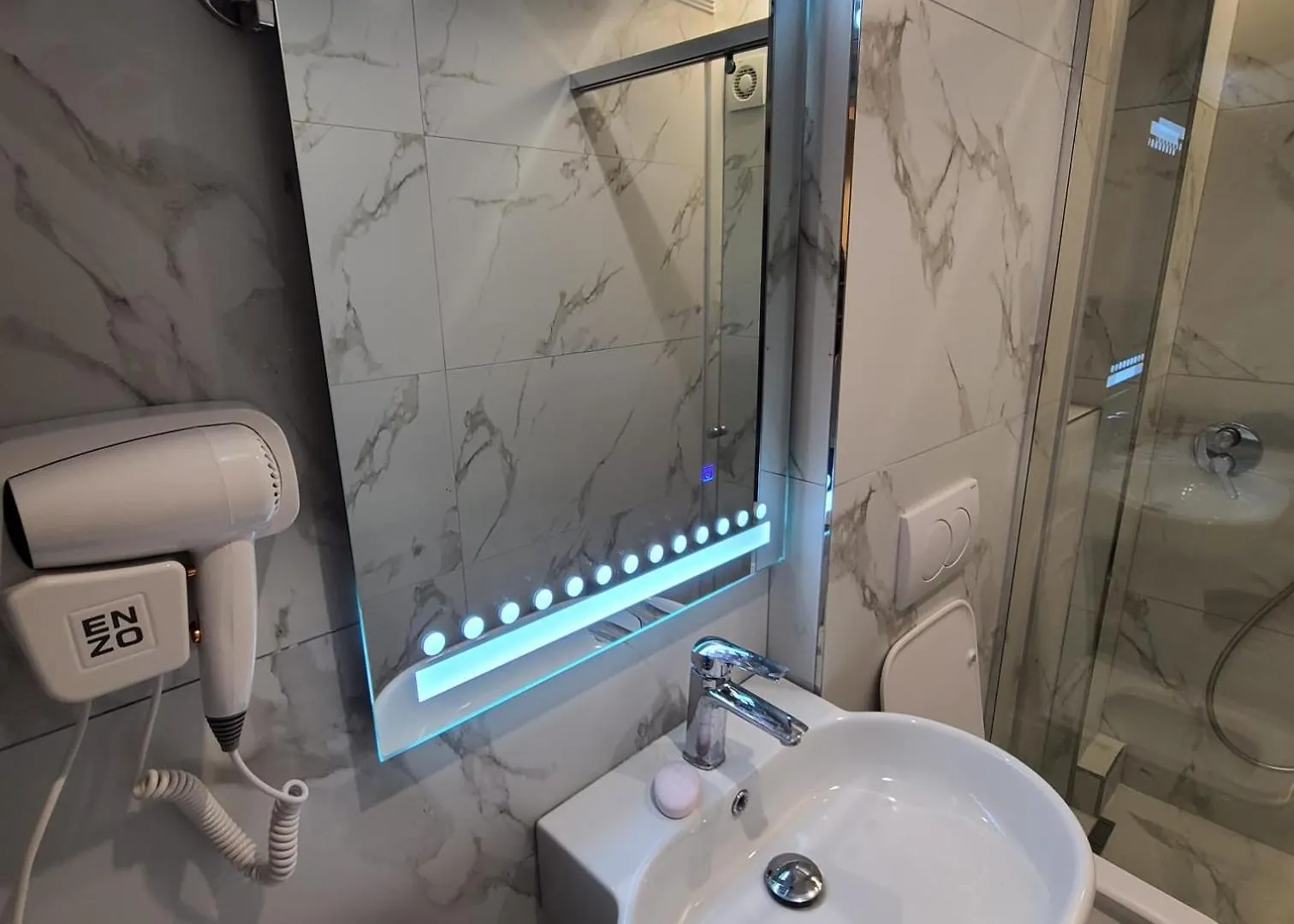 Tesa Apartment, Accommodates 4, Next To City Center, With Ac And Wifi Tirana 0*,  Albania