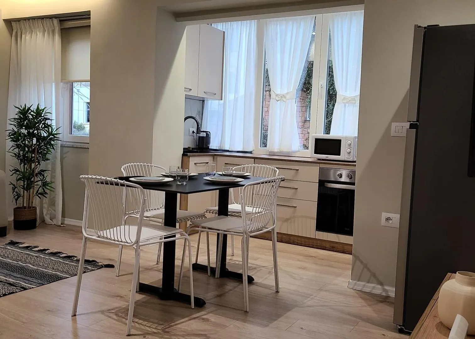 Tesa Apartment, Accommodates 4, Next To City Center, With Ac And Wifi Tirana Apartment