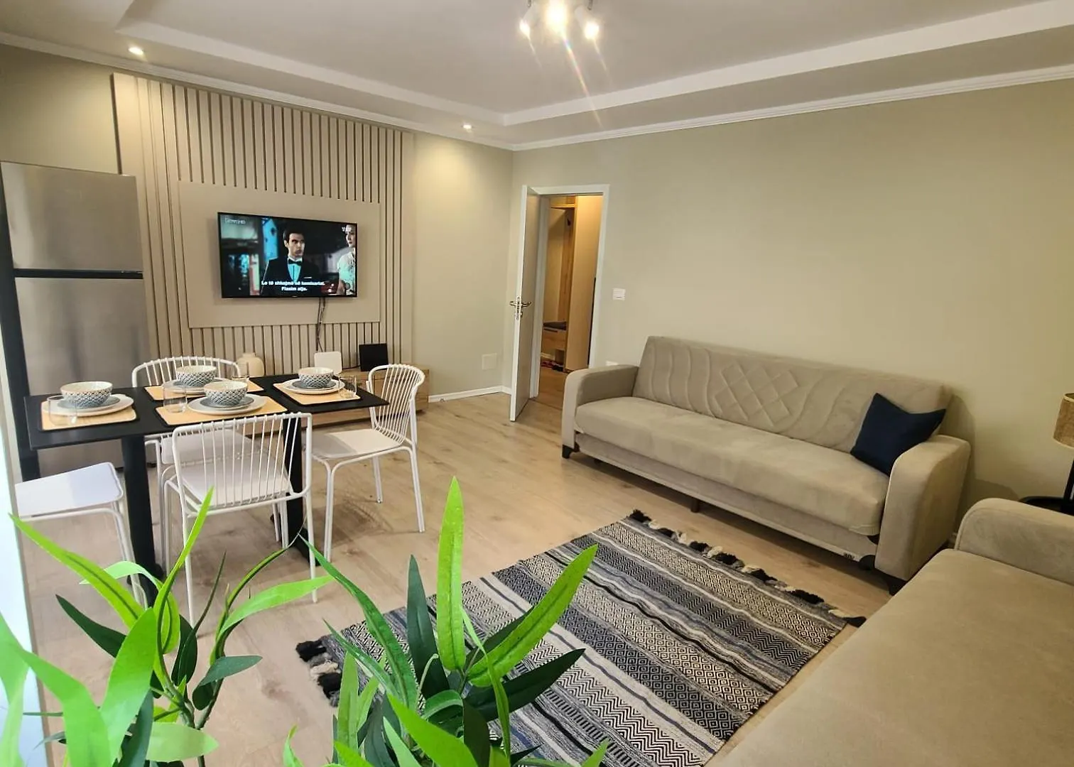 Tesa Apartment, Accommodates 4, Next To City Center, With Ac And Wifi Tirana