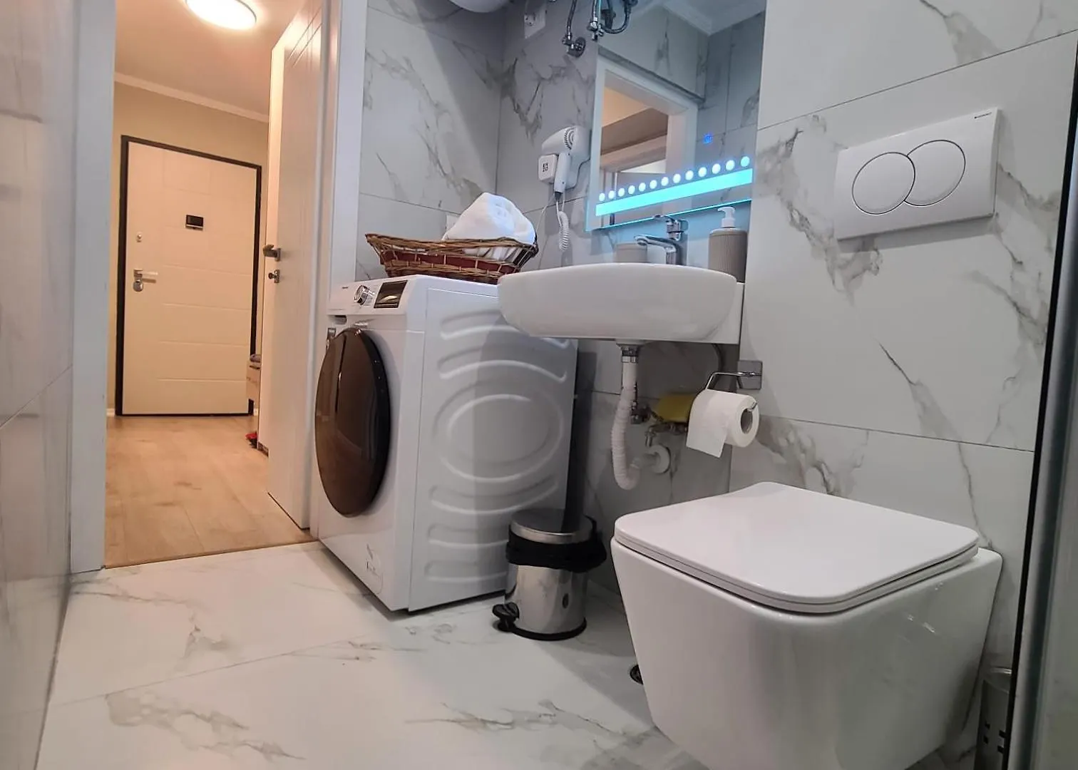 Tesa Apartment, Accommodates 4, Next To City Center, With Ac And Wifi Tirana
